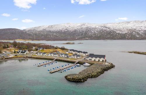 Tverlandet House | Scenic Oceanfront Haven: Idyllisk sjøhus på Naurstad