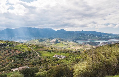 Algodonales House | If you are looking to book for a large group, this wonderful vacation villa with a capacity for up t