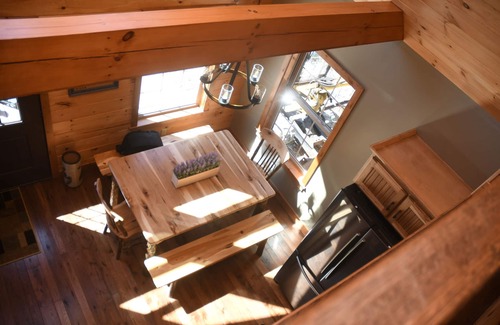 Huntingdon Cabin | Ready for Relaxation? Experience a Perfect Getaway Today!