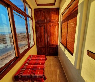Sidi Ifni Apartment | Highly Rated Residence Anarouz - Family-Friendly Retreat