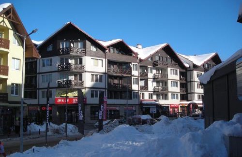 Borovets Apartment | Family-Friendly Iglika 2 - Studio Cabin with High Guest Ratings