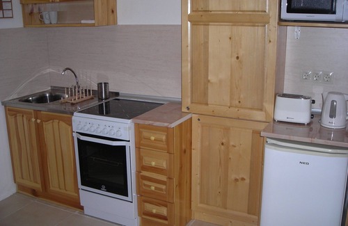 Maritsa Apartment | Cozy Iglika 2 Studio Cabin near Slopes with Lake View