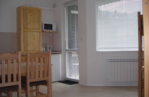 Maritsa Apartment | Cozy Iglika 2 Studio Cabin near Slopes with Lake View