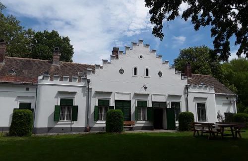Nagybajom House | Family-Friendly Igmándy Kúria with Top Guest Rating