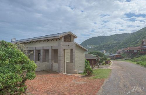 Eersterivierstrand House | Oceanfront Igna: Family-Friendly Retreat with Ocean Views