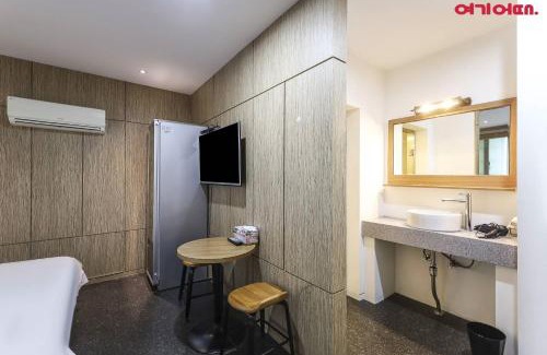 Dongnae District Hotel | Budget-Friendly Ignis Hotel: 8.5/10 Reviews & Breakfast Included