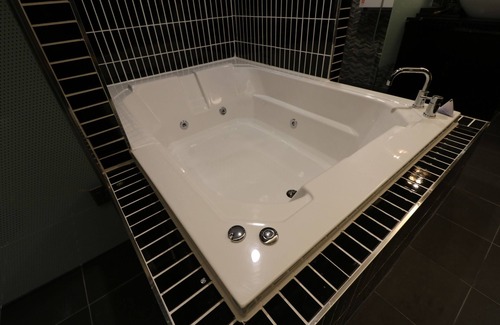 Yangsan Hotel | Budget-Friendly Ignis Hotel with Family Amenities and Dining