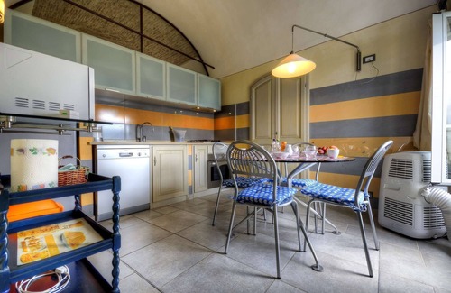 Civezza House | Experience II Faudo: Family-Friendly Stay with Pool Access