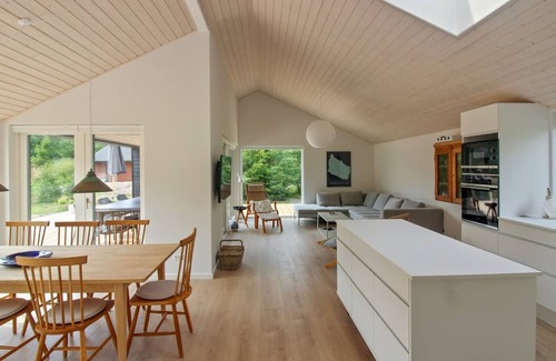 Oster Somarken House | Cozy Oceanfront Retreat "Iivo" Steps from the Sea