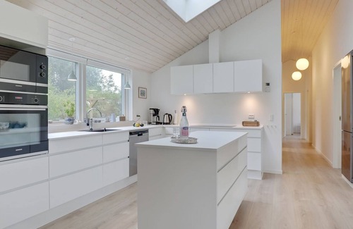 Oster Somarken House | Cozy Oceanfront Retreat "Iivo" Steps from the Sea