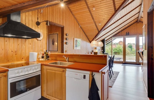 Follenslev House | Oceanfront Escape at "Ija" - Steps from the Sea