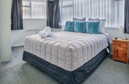 Taupo Apartment | Discover Ika Nui Taupo: Exceptional Stay with Ocean Views