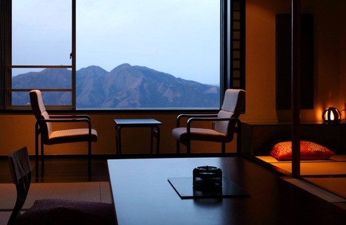 Harunako Onsen House | Relax at Ikaho Shinki: Family-Friendly with Hot Tub