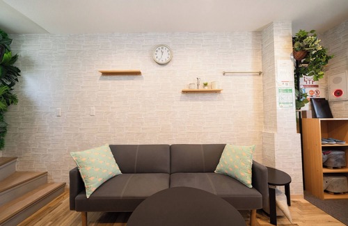 Nishiikebukuro House | Ikebukuro Retreat: Family-Friendly with Cafe Style Amenities