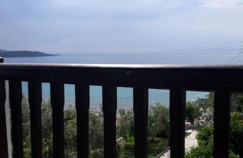 Volos House | Beachfront House Ikia Thalassini with Ocean View in Volos