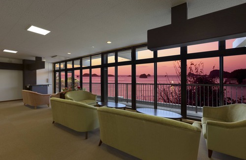 Katsumoto Hotel | Discover Ikijimaso: Eco-Friendly Retreat with Breakfast