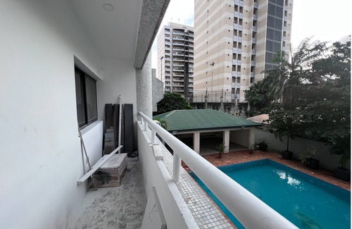 Ikoyi Apartment | Elegant Ikoyi Parkview Estate: Pool, Gym & Executive Office