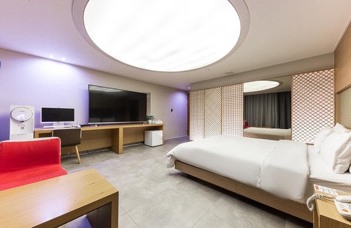 Songman Hotel | Eco-Friendly Comfort at Iksan K 123 with Breakfast Included