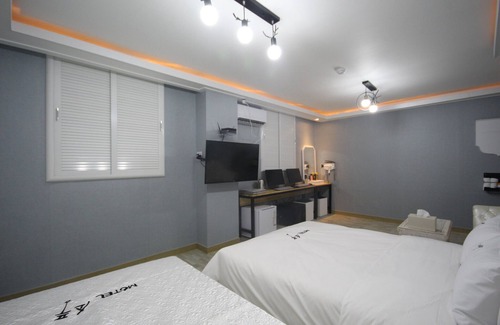 Songman Hotel | Eco-Friendly Comfort at Iksan Sopung with Breakfast Included