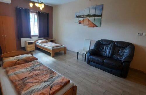 Davod House | IKSZT Vendégház: Family-Friendly Retreat with Pet Access