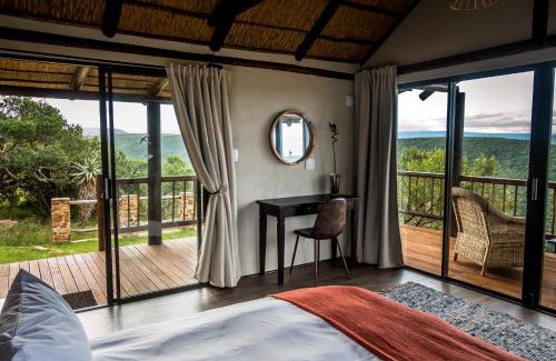 Paterson Cabin | Top-Rated Ikwanitsha Lodge with Hot Tub & Fireplace