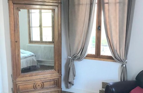 Saint-Yrieix-la-Perche Bed & Breakfast | Seaside Retreat: Il était une fois with Ocean Views