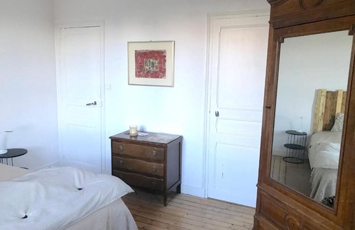 Saint-Yrieix-la-Perche Bed & Breakfast | Seaside Retreat: Il était une fois with Ocean Views