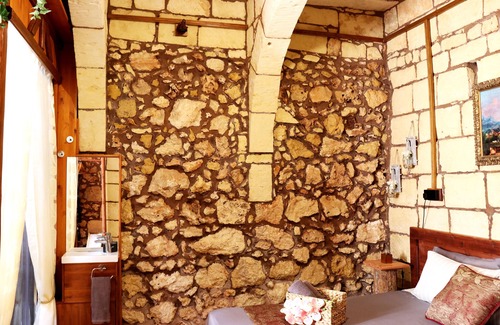Nadur Bed & Breakfast | Guest Rated: 10/10 at Il-Bàrraġ Farmhouse B&B with Pool