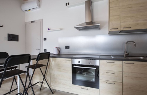 Albese con Cassano Bed & Breakfast | Guest Rated 10/10 at Il B&B di Piazza Motta with Breakfast