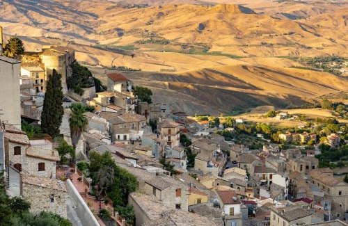 Cammarata Apartment | Experience Il Balcone sui Sicani: Family-Friendly Retreat