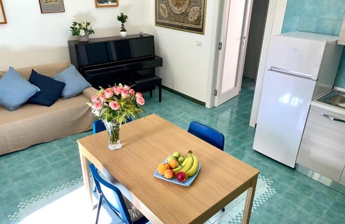 Torre Annunziata House | Charming Il Balcone sulla Piazza: Pet & Child Friendly Stay