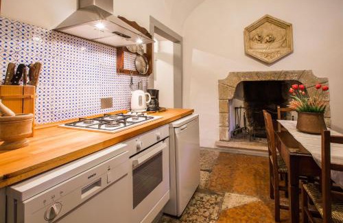 Toscolano Maderno Apartment | Waterfront Il Batti Apartment with Private Beach Access