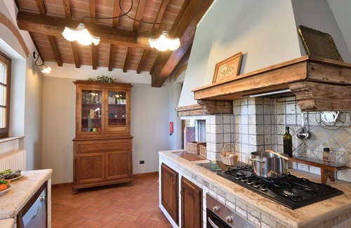 Castroncello Villa | Unforgettable Stay at Il Bel Laghetto, Castiglion Fiorentino