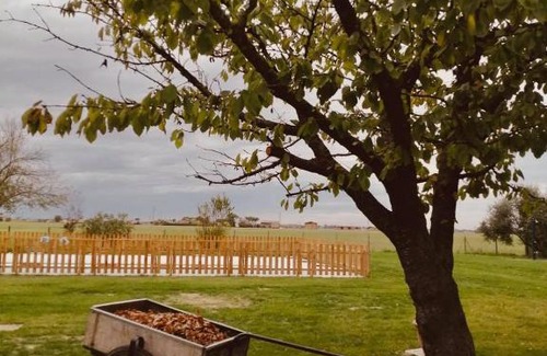 Massa Castello Bed & Breakfast | Discover Il Bianconiglio R&B: Pool, Breakfast & Family-Friendly