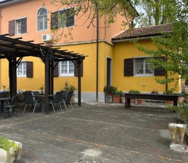 Casteggio House | Discover Il Biancospino: Pet-Friendly with Top Amenities
