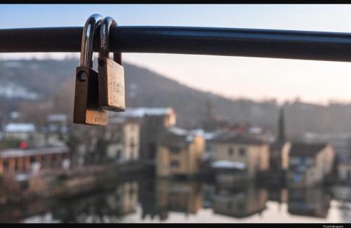 Borghetto Apartment | Idyllic Il Borghetto: 4-Star Stay with Pet-Friendly Amenities