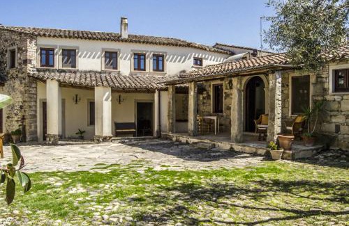Tuili House | Discover Il Borgo dell'Arcangelo: Family-Friendly Stay