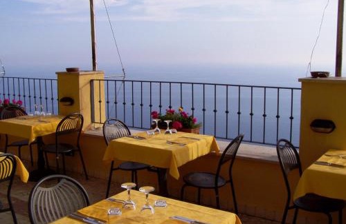 Riomaggiore Apartment | Discover Il Borgo Di Campi: Pet-Friendly Retreat for Families
