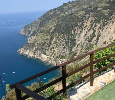 Riomaggiore Apartment | Discover Il Borgo Di Campi: Pet-Friendly Retreat for Families