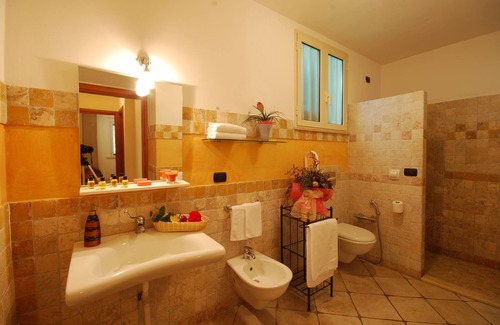 Tortoreto House | Pet-Friendly Il Borgo Residence with Pool & Ocean View