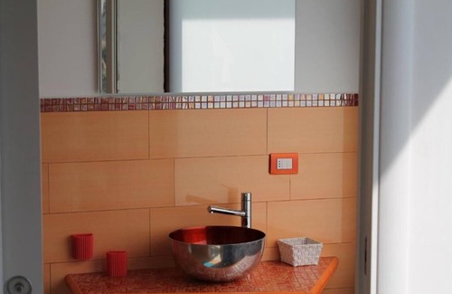 Vulcano Porto Bed & Breakfast | Inviting Il Caimano B&B with Oceanfront Pool & Spa