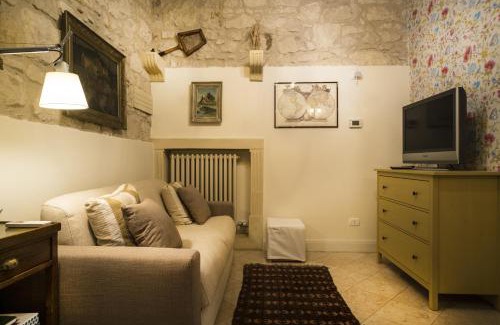 Est Apartment | Discover Il Calamaio: Pet & Child Friendly Retreat