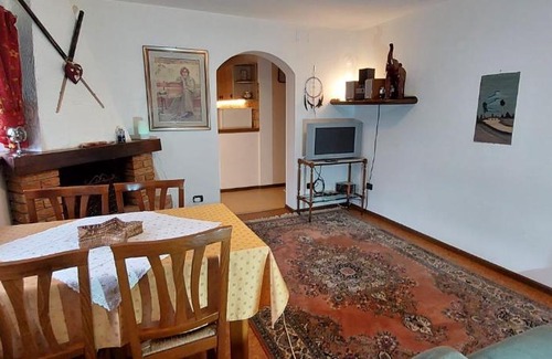 Calalzo di Cadore Apartment | Inviting il Caminetto: Pet-Friendly & Family-Ready Retreat