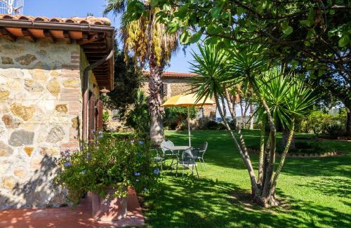 Magliano in Toscana Apartment | Farfalla: Family-Friendly Retreat with Pool & Pet Amenities