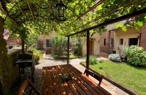 Volterra Apartment | Pet-Friendly Il Cantuccio: Garden Apartment in City Center