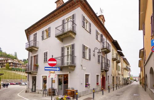 Monforte d'Alba Hotel | Child-Friendly Retreat at IL CANTUN - Rated 9.3/10