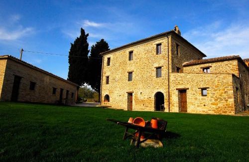 Arcevia House | Guest Rated 10/10 at Il Capuccio with Hot Tub & Breakfast
