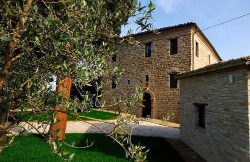 Arcevia House | Guest Rated 10/10 at Il Capuccio with Hot Tub & Breakfast