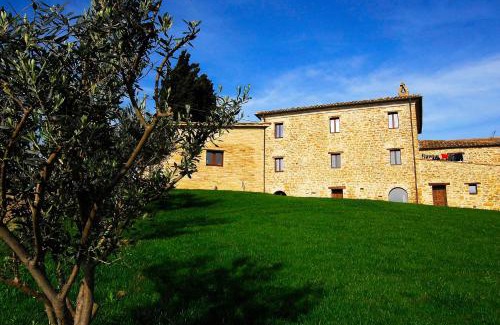 Arcevia House | Guest Rated 10/10 at Il Capuccio with Hot Tub & Breakfast
