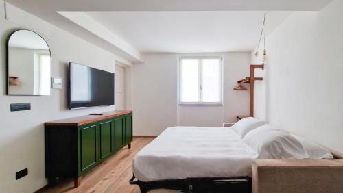Varazze Apartment | Discover Il Caruggio Flat with Ocean View & Private Beach